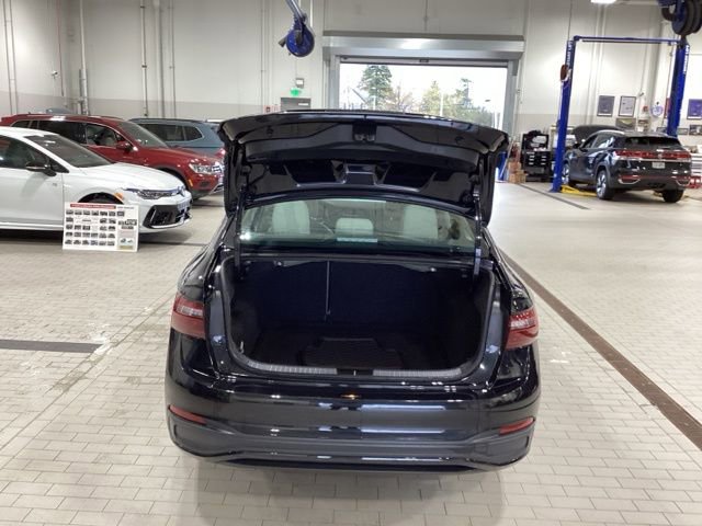 Used 2024 Volkswagen Jetta SE image 14