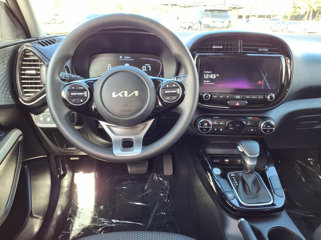 Certified 2024 Kia Soul S image 12