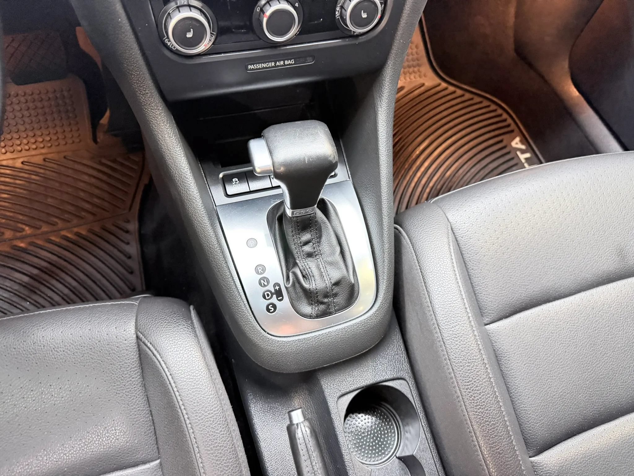 Used 2011 Volkswagen Jetta TDI FWD image 21