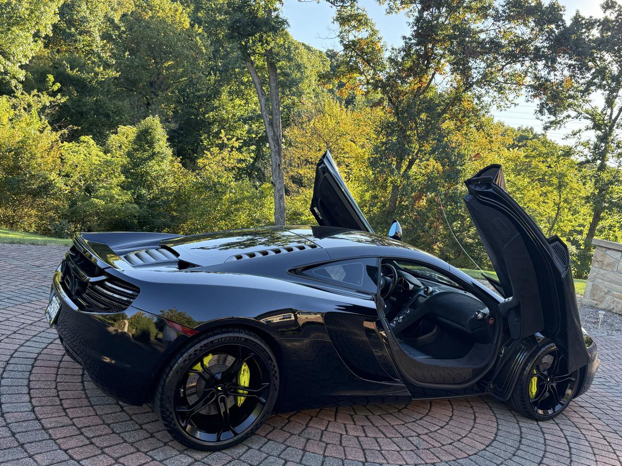 Used 2012 McLaren MP4-12C Coupe RWD image 6