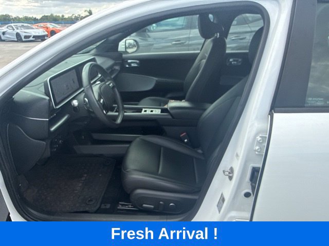 Used 2023 Hyundai Ioniq 6 SEL RWD image 2
