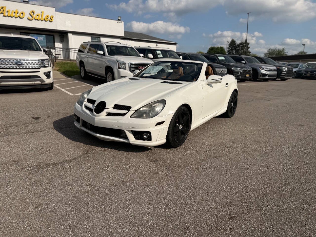 Used 2011 Mercedes-Benz SLK 300 image 2
