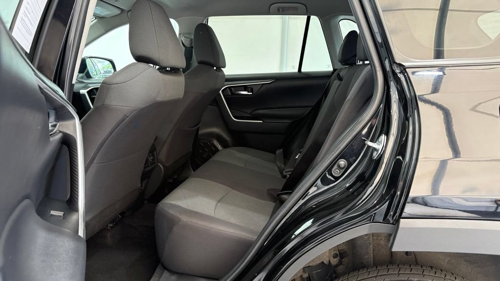 Used 2024 Toyota RAV4 XLE FWD image 17