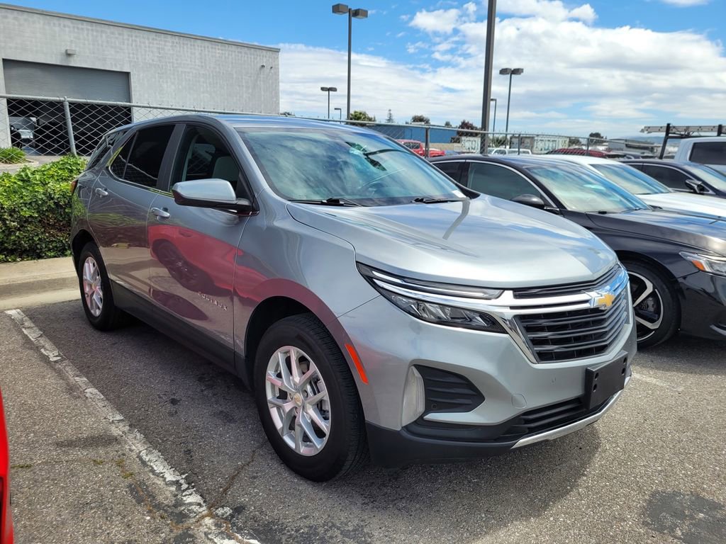 Used 2023 Chevrolet Equinox LT image 3