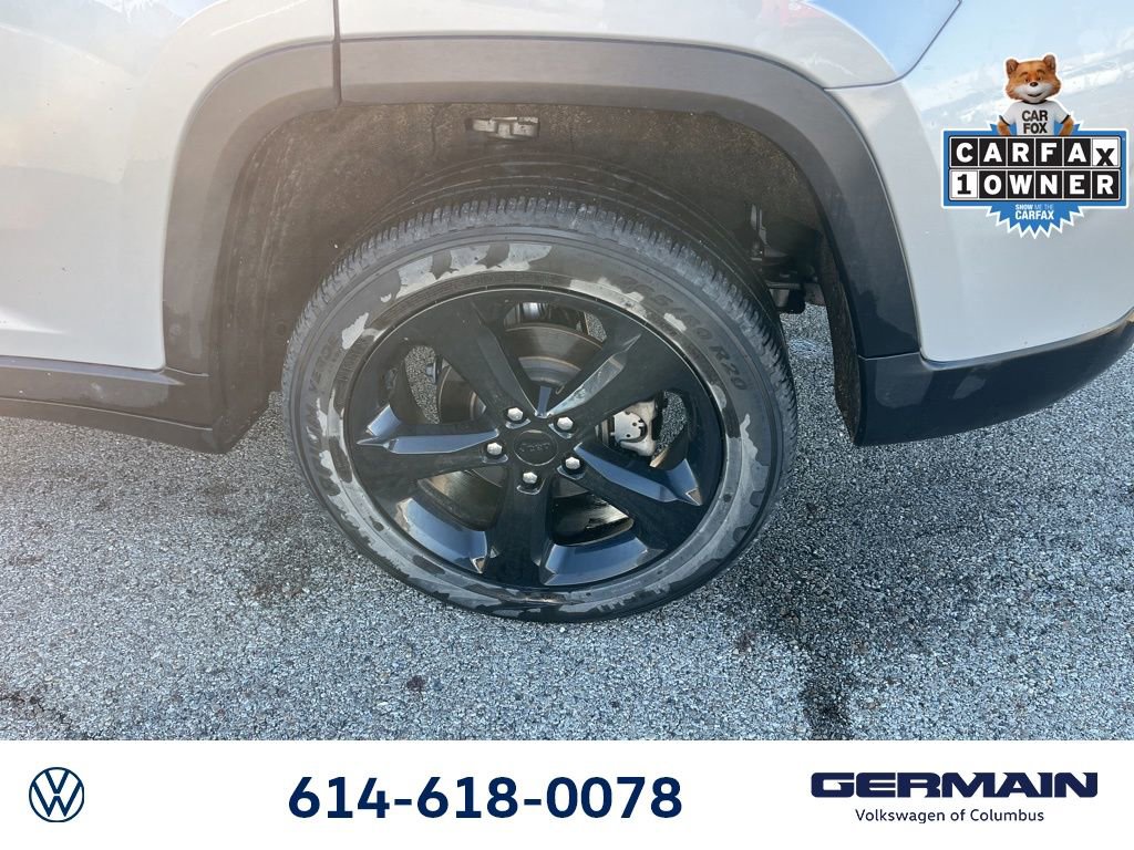 Used 2024 Jeep Grand Cherokee Limited w/ Black Appearance Package image 19