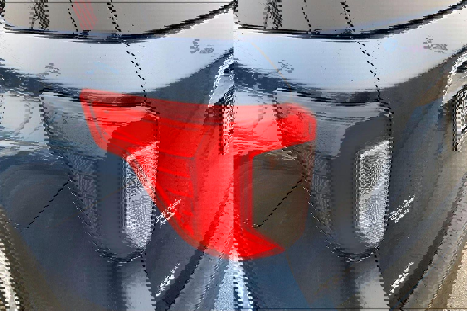 Used 2020 Ford Explorer XLT w/ Equipment Group 202A image 26