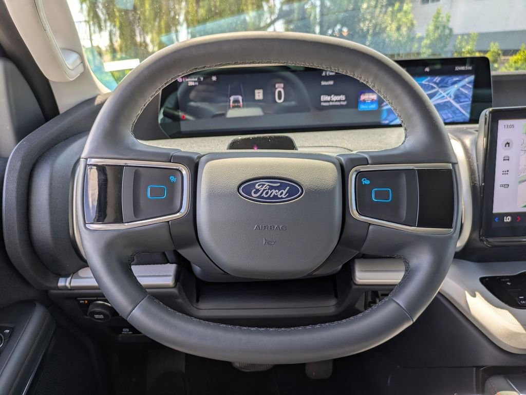 Used 2025 Ford Expedition Active AWD/4WD image 23