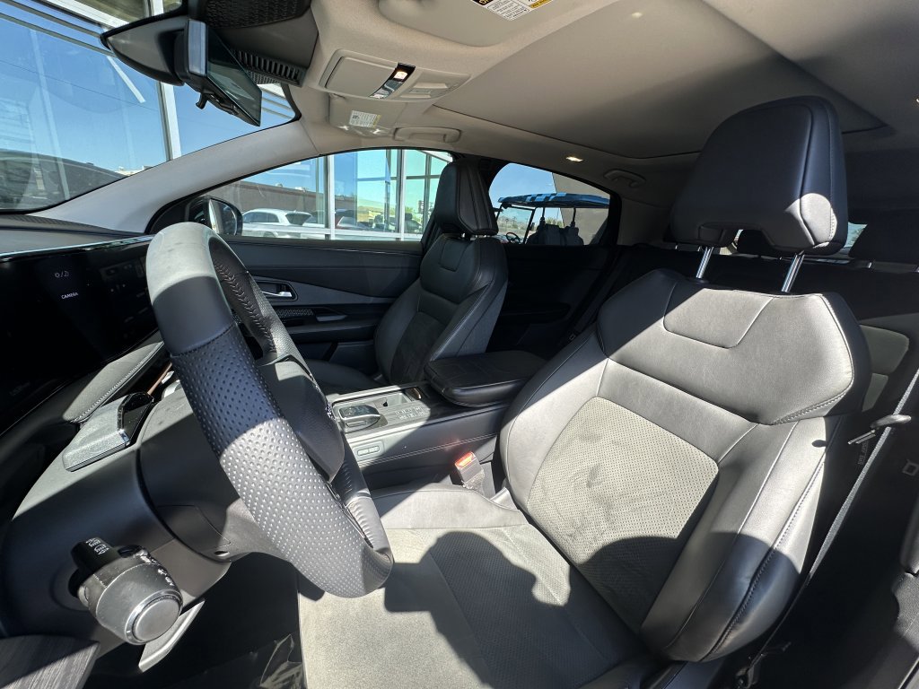 Used 2023 Nissan Ariya FWD image 38