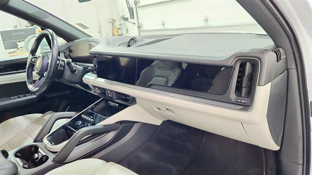 Used 2024 Porsche Cayenne S image 25