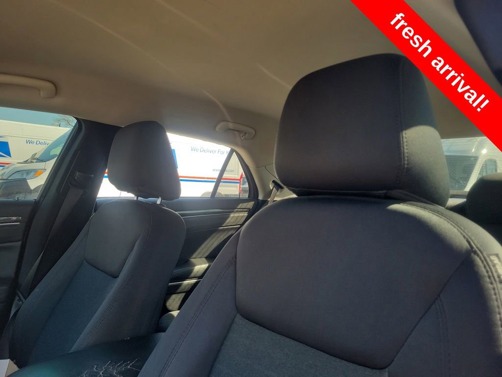 Used 2020 Chrysler 300 Touring w/ Sport Appearance Package image 5