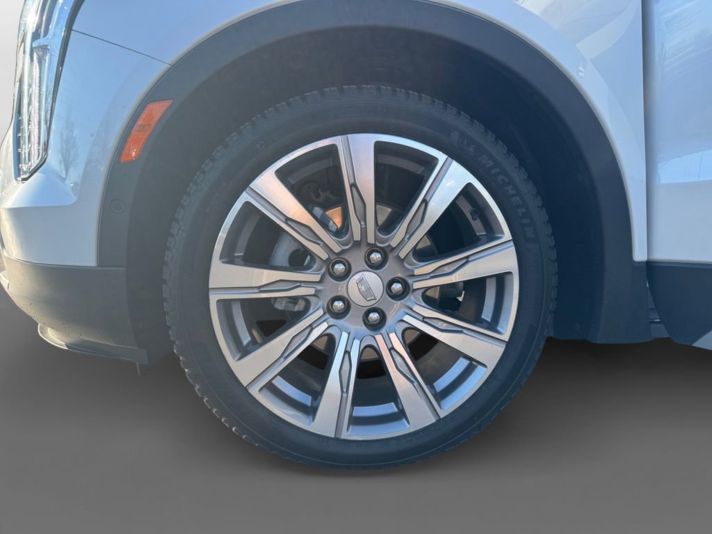 Used 2022 Cadillac XT4 Premium Luxury w/ Enhanced Visibility Package image 14