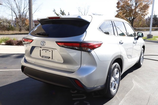 Used 2020 Toyota Highlander L image 3