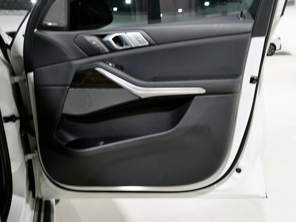 Used 2020 BMW X7 xDrive40i w/ Premium Package image 27