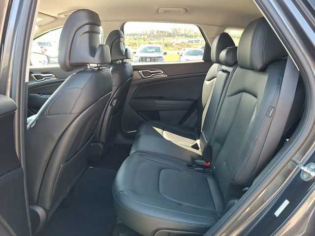 Used 2025 Kia Sportage EX image 25