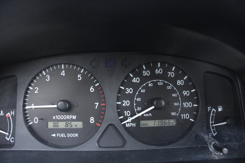 Used 2002 Toyota Corolla LE FWD image 7