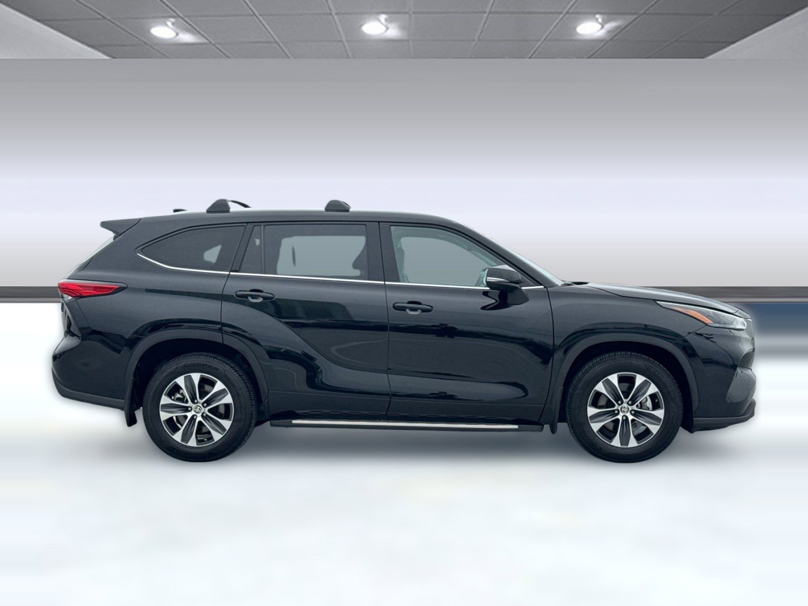 Used 2022 Toyota Highlander XLE image 8