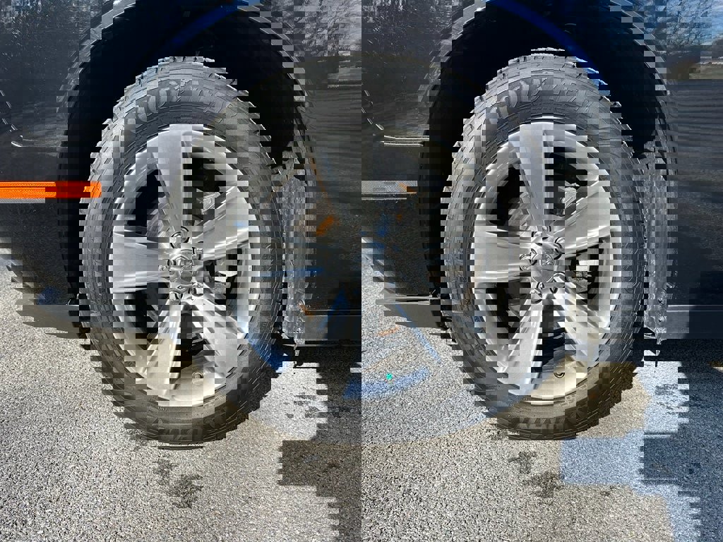 Used 2021 Dodge Challenger SXT image 31