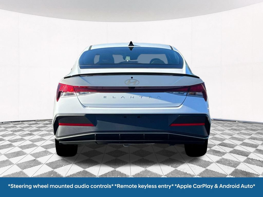 Certified 2025 Hyundai Elantra Sport FWD image 10