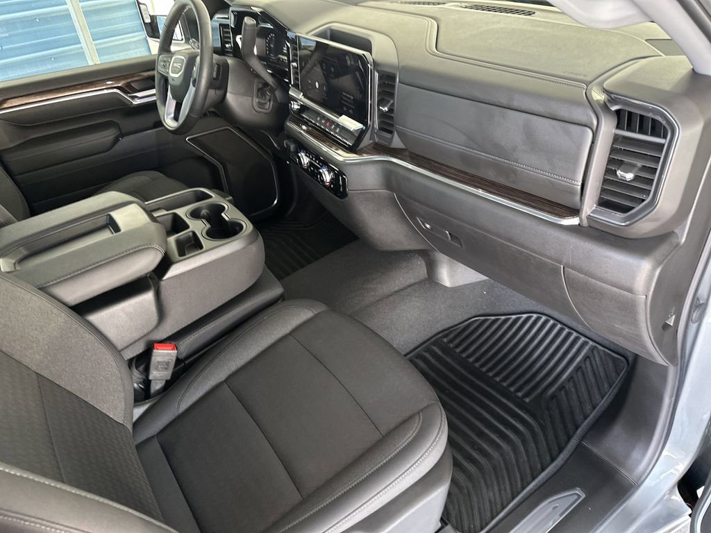 Used 2025 GMC Sierra 2500 SLE image 38