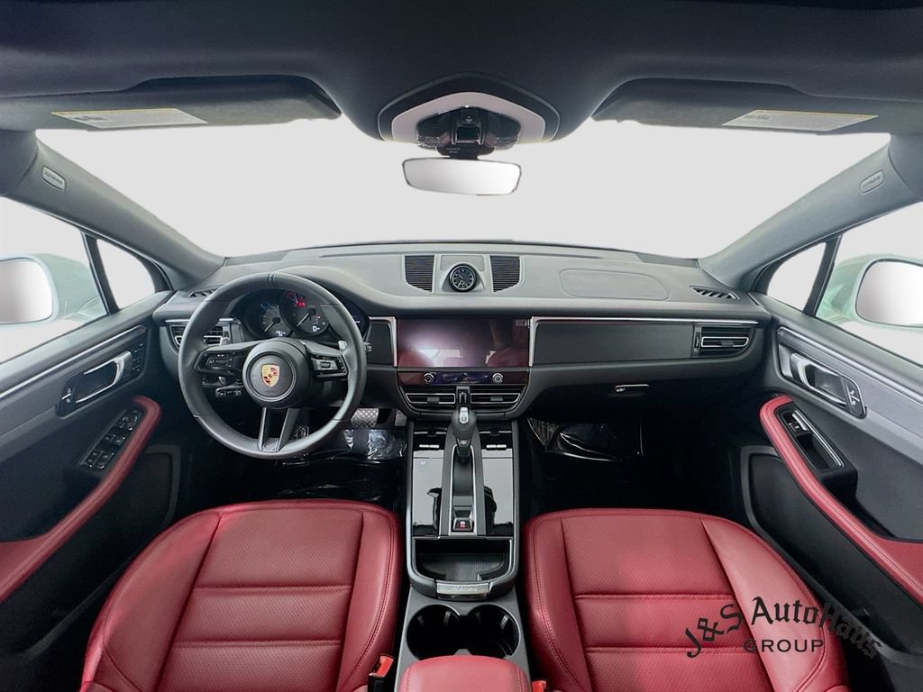 Used 2025 Porsche Macan GTS AWD/4WD image 29