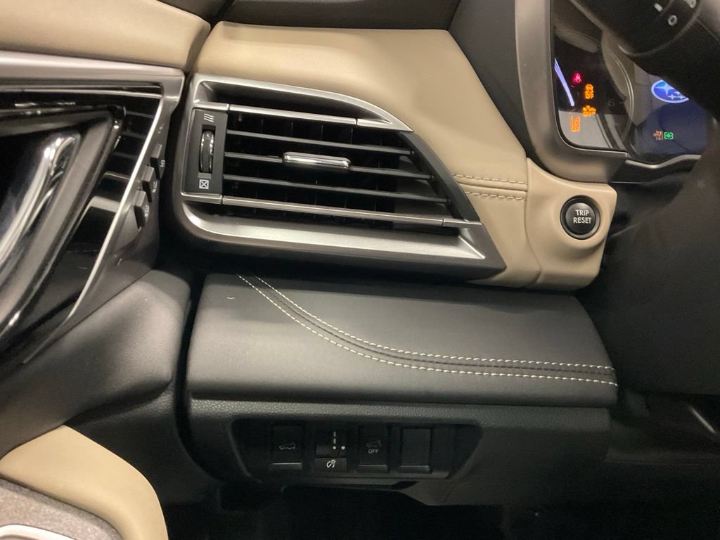 Used 2025 Subaru Outback Limited AWD/4WD image 15