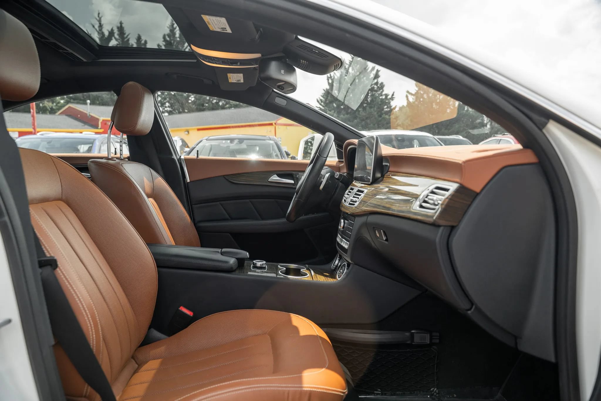 Used 2015 Mercedes-Benz CLS 400 4MATIC w/ Premium 1 Package image 10