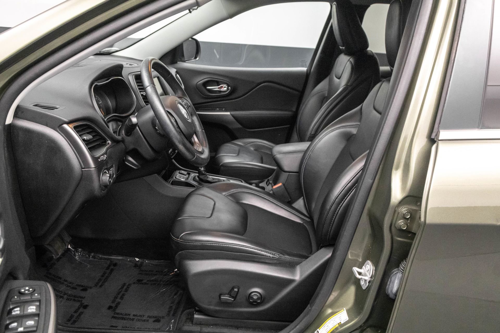 Used 2019 Jeep Cherokee Latitude Plus image 6
