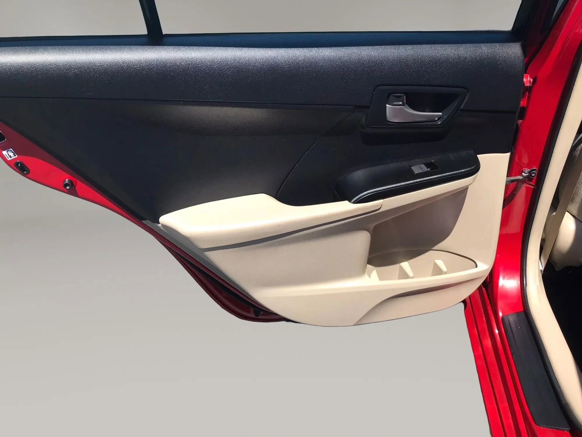 Used 2014 Toyota Camry LE FWD image 30