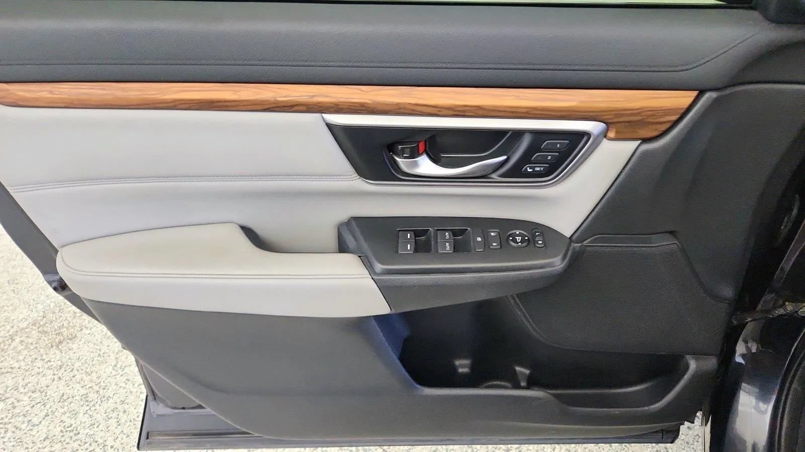 Used 2018 Honda CR-V EX-L image 25