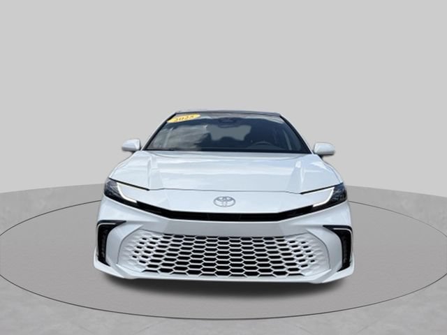 Used 2025 Toyota Camry XSE FWD image 2