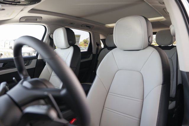 New 2025 Porsche Cayenne Turbo image 5