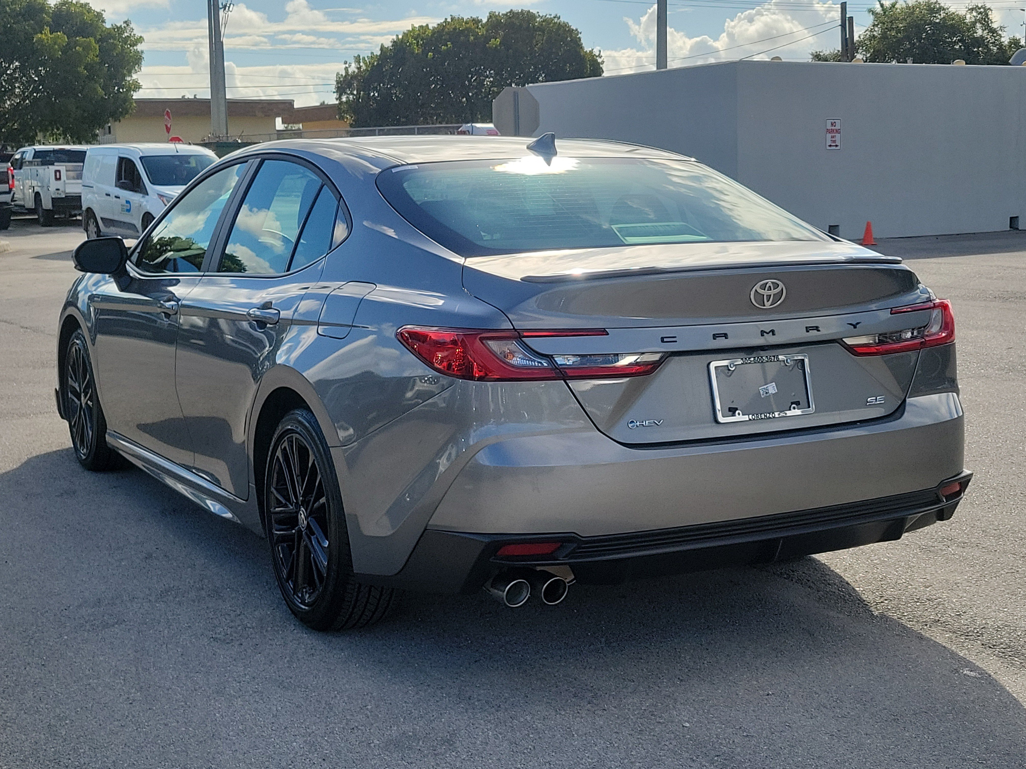 Used 2026 Toyota Camry SE FWD image 7