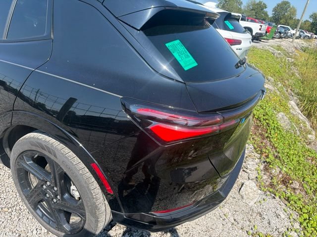 Used 2024 Chevrolet Equinox EV RS FWD image 35