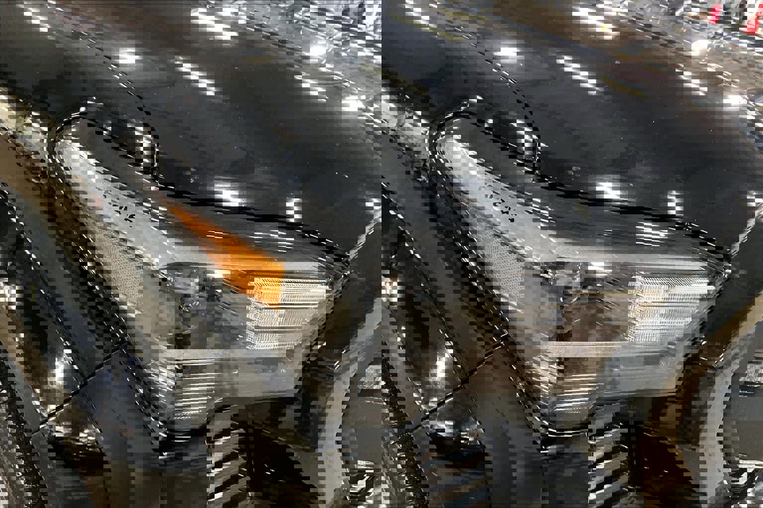 Certified 2025 Toyota Tacoma SR5 image 25