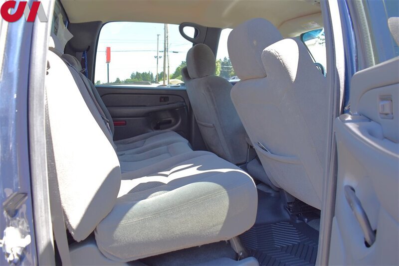 Used 2006 Chevrolet Silverado 2500 LT w/ Heavy-Duty Power Package AWD/4WD image 17