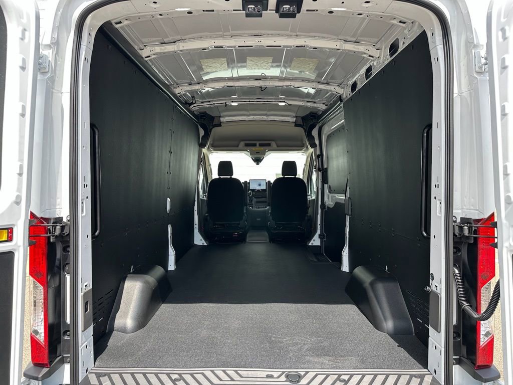 New 2026 Ford Transit 350 148 Medium Roof w/ Load Area Protection Package RWD image 19