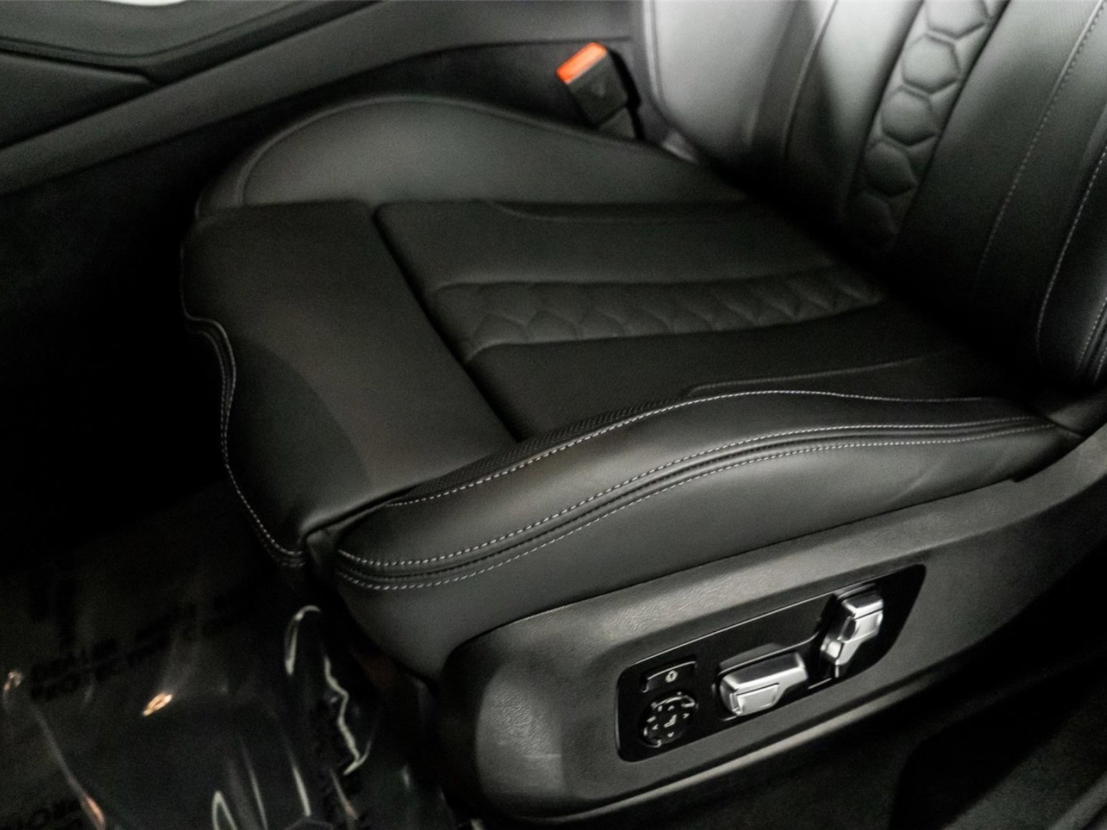 Used 2026 BMW X6 M Competition AWD/4WD image 20