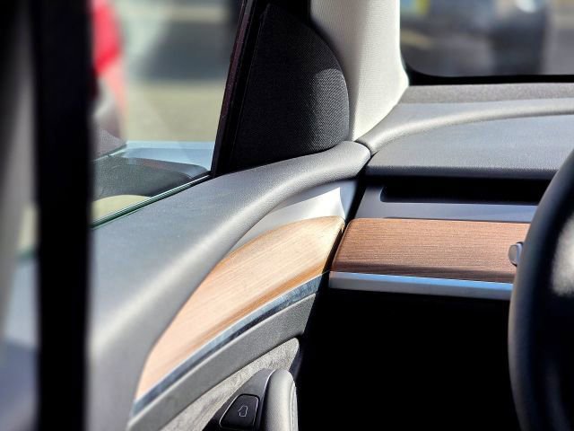 Used 2023 Tesla Model Y Long Range image 15