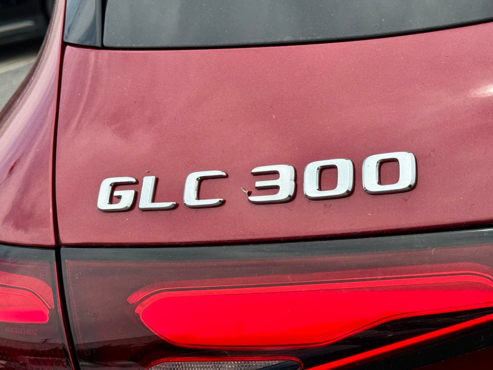 Used 2025 Mercedes-Benz GLC 300 4MATIC image 13