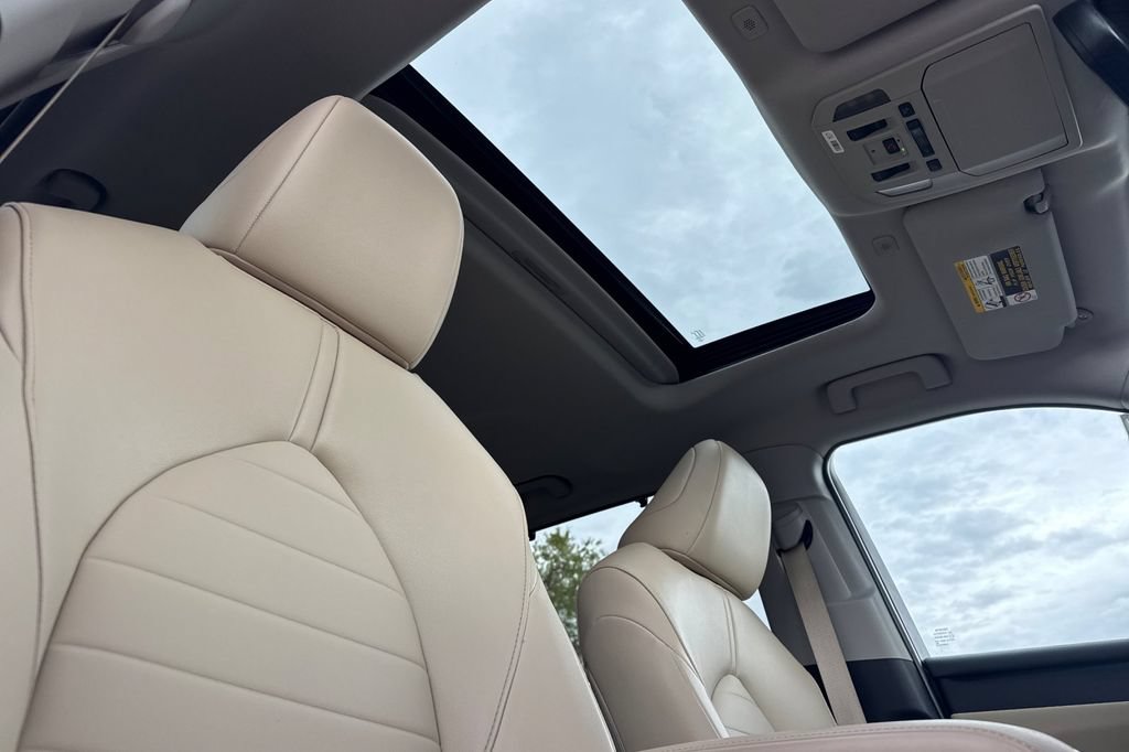 Certified 2025 Toyota Highlander XLE AWD/4WD image 17