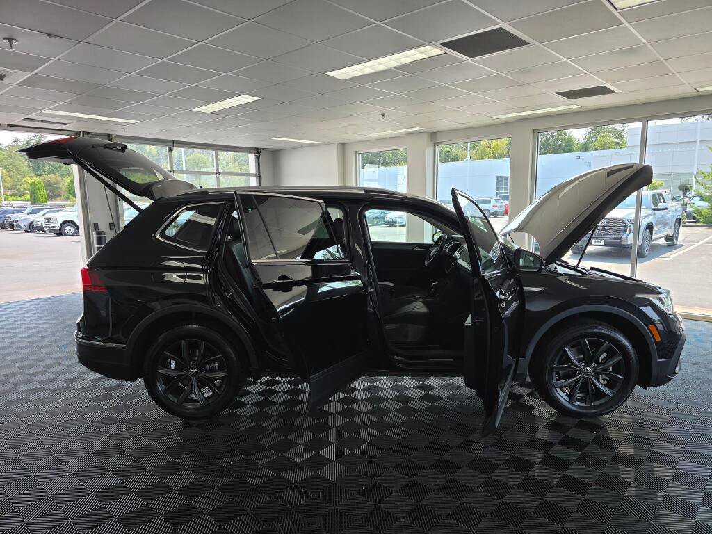 Used 2024 Volkswagen Tiguan SE w/ MDO Package, Two-Row AWD/4WD image 17