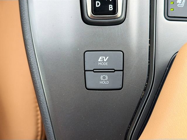 Used 2025 Lexus UX 300h FWD w/ Accessory Package (Z1) image 46