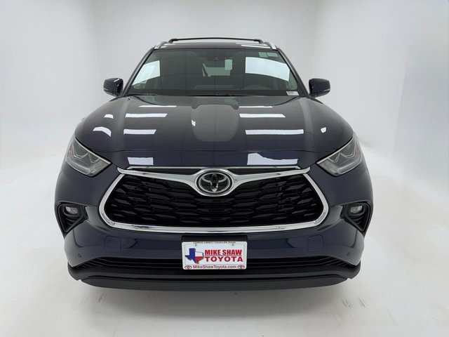 New 2026 Toyota Highlander Limited image 3