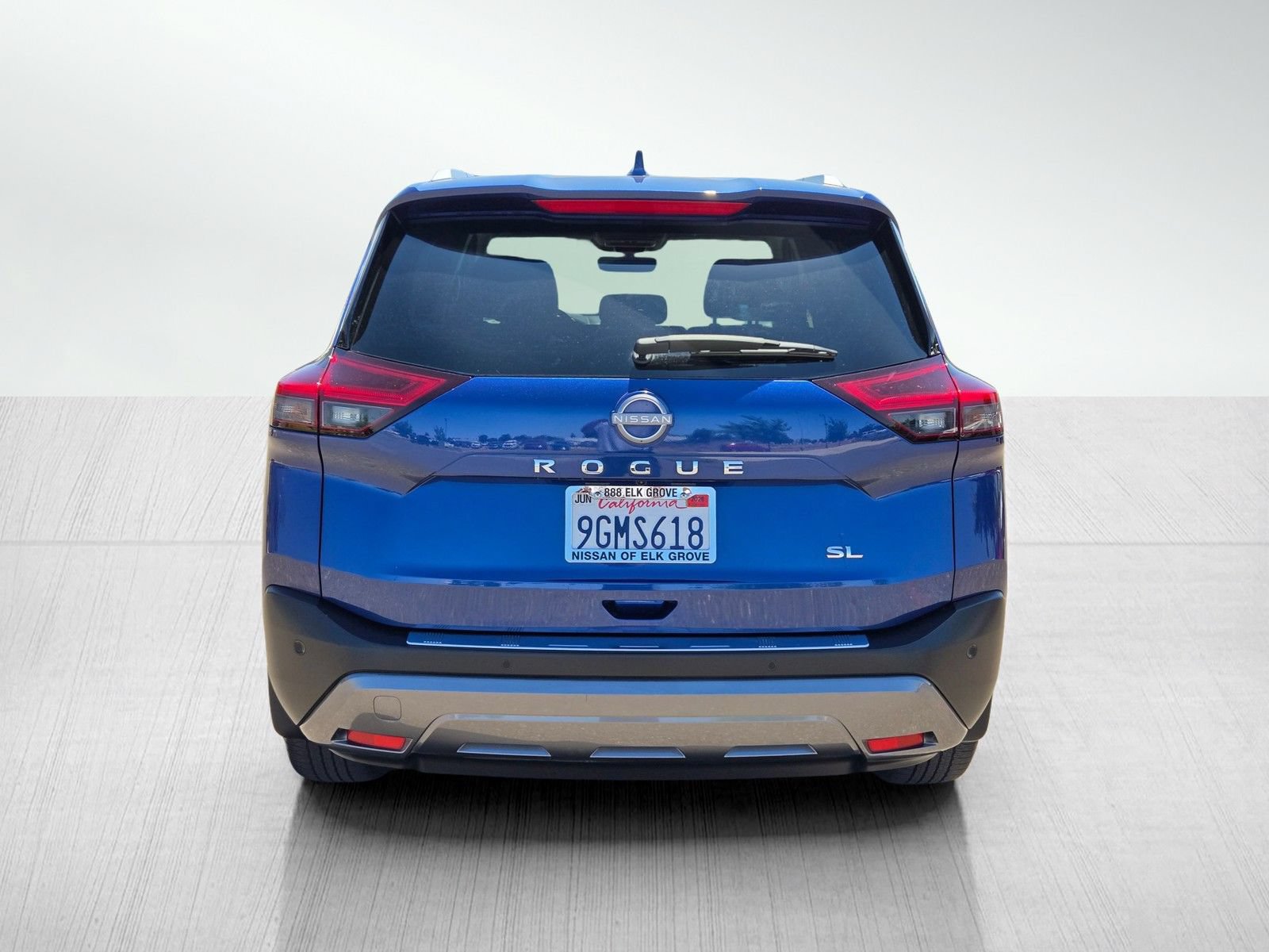 Used 2023 Nissan Rogue SL FWD image 5