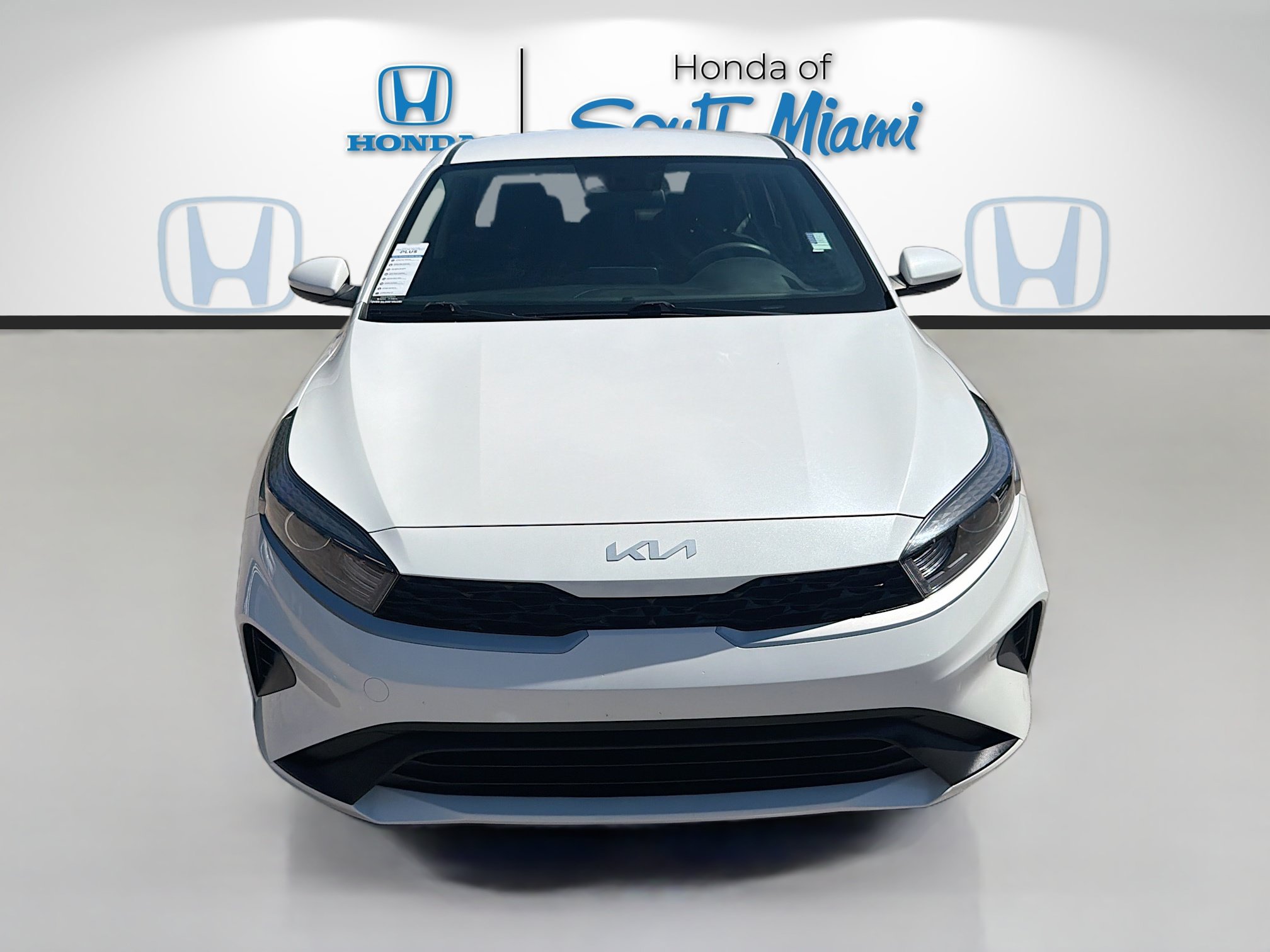 Used 2023 Kia Forte LXS FWD image 2
