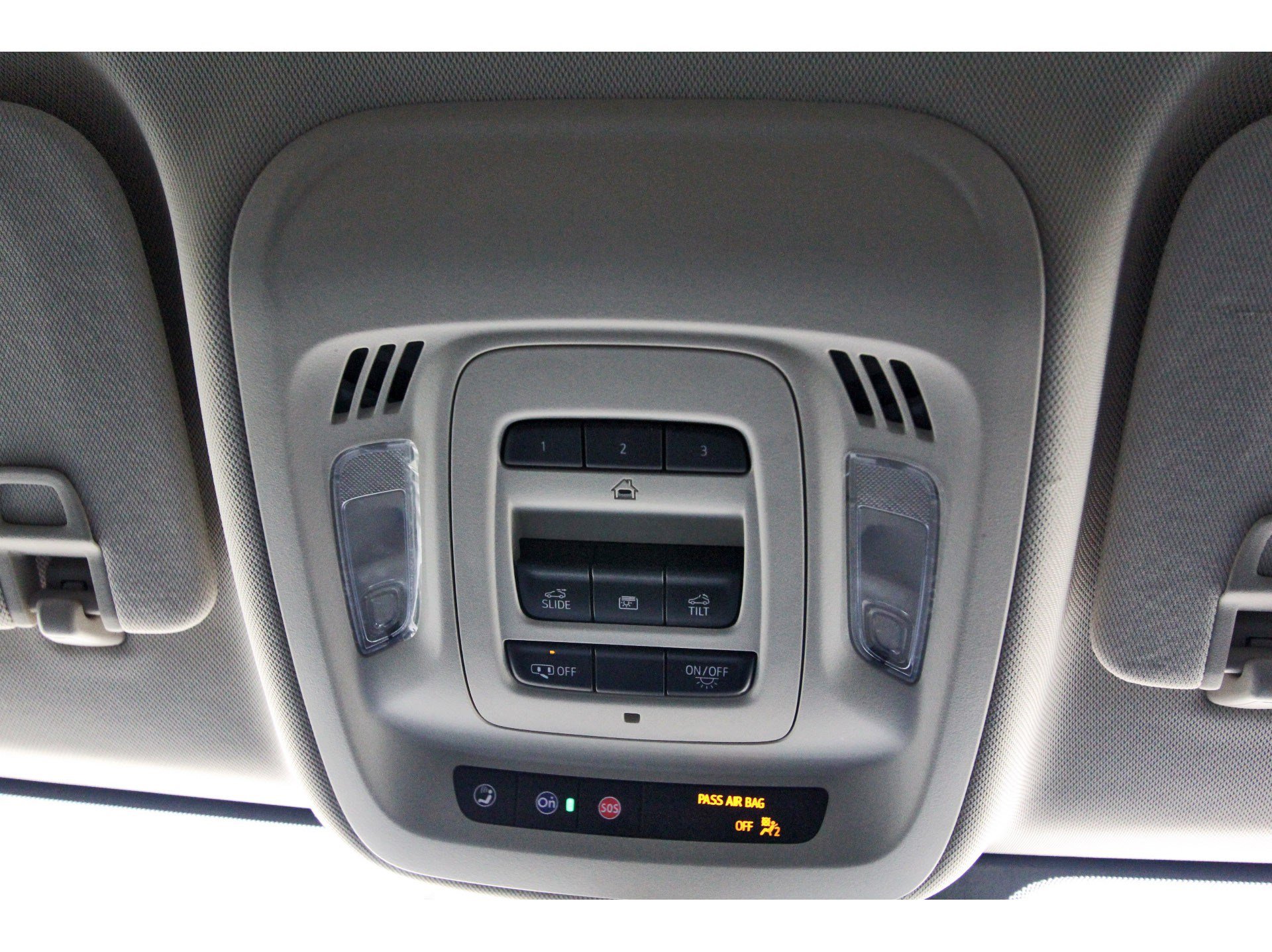 Used 2023 Buick Envision Avenir AWD/4WD image 25