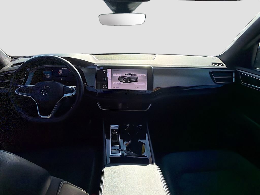 Used 2024 Volkswagen Atlas Cross Sport SE image 17