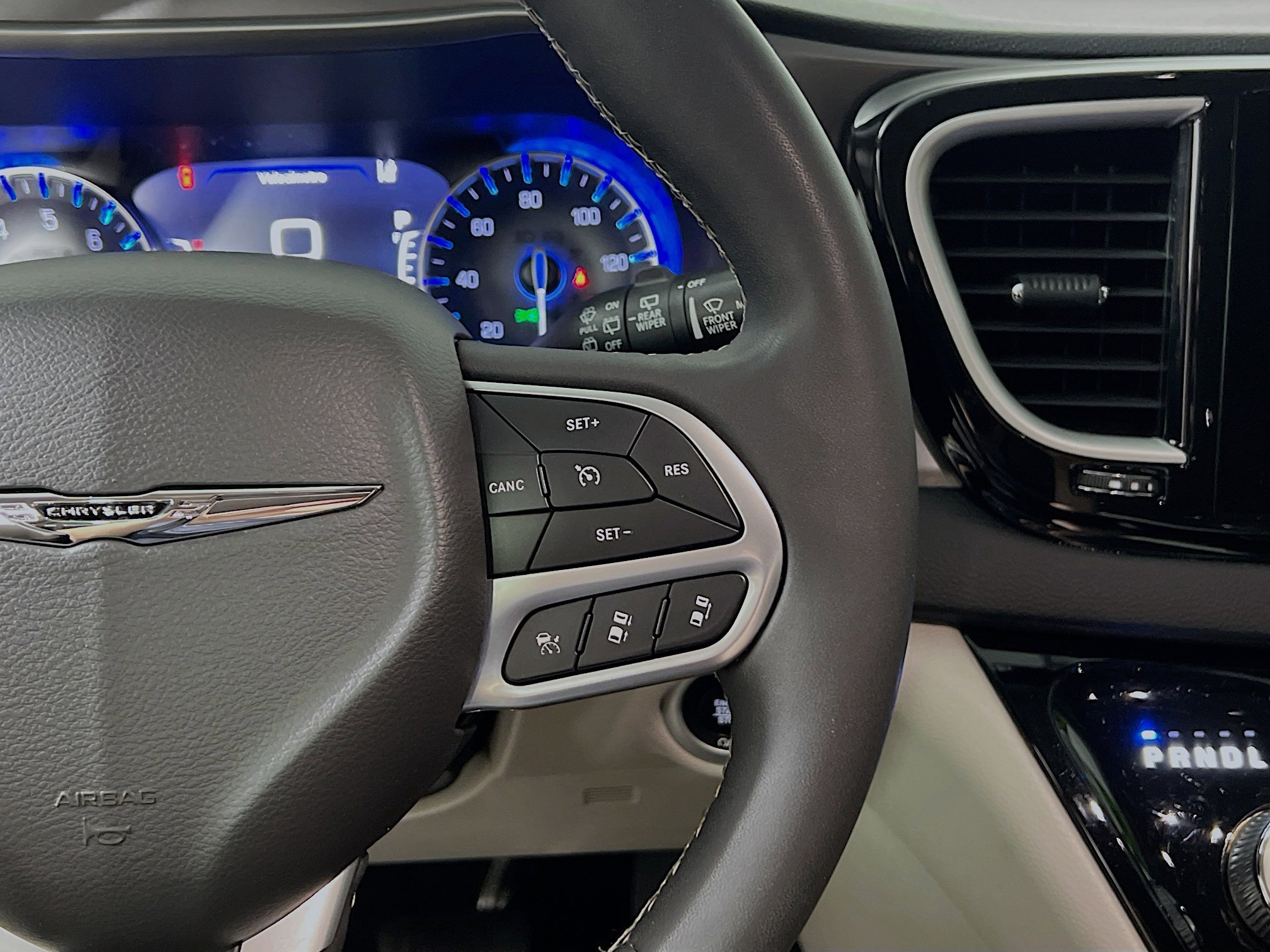 Used 2022 Chrysler Pacifica Touring-L image 20