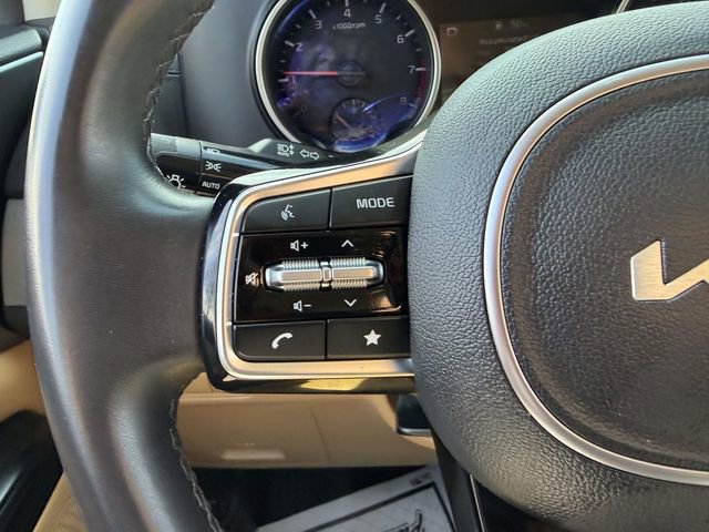 Used 2024 Kia Carnival LX FWD image 25