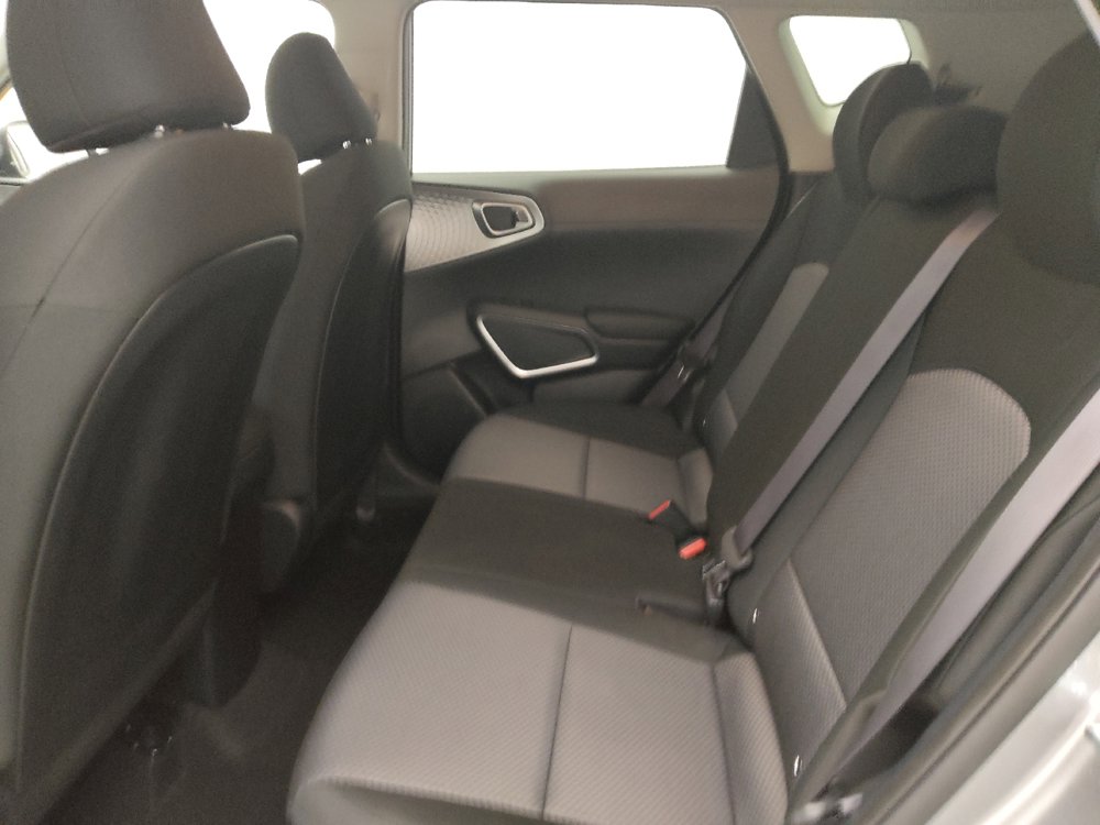 Used 2025 Kia Soul LX image 18